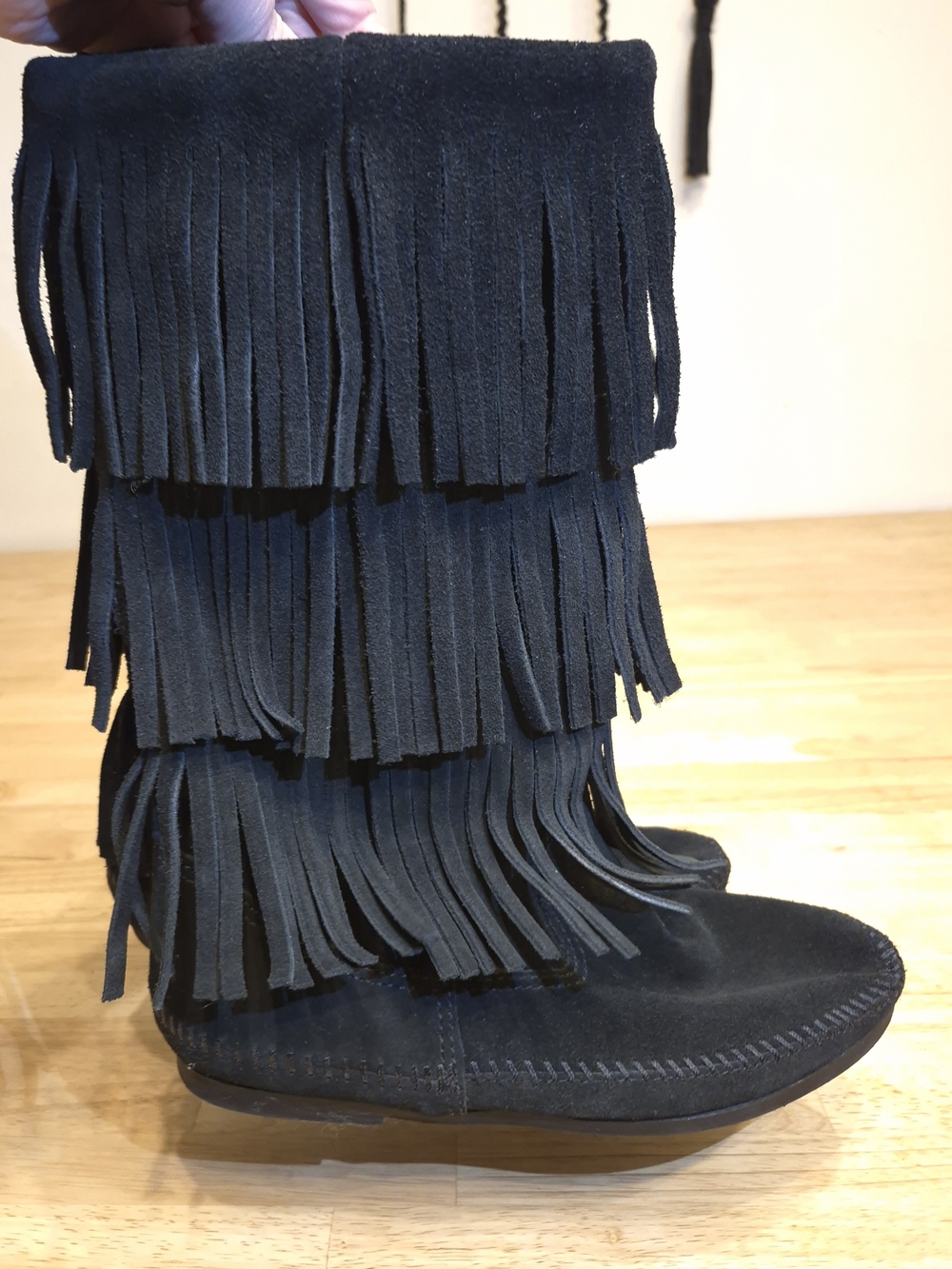 Minnetonka Fringe Boots Women’s Size 7 Black Suede 3 Layer Boho Moccasin Boots